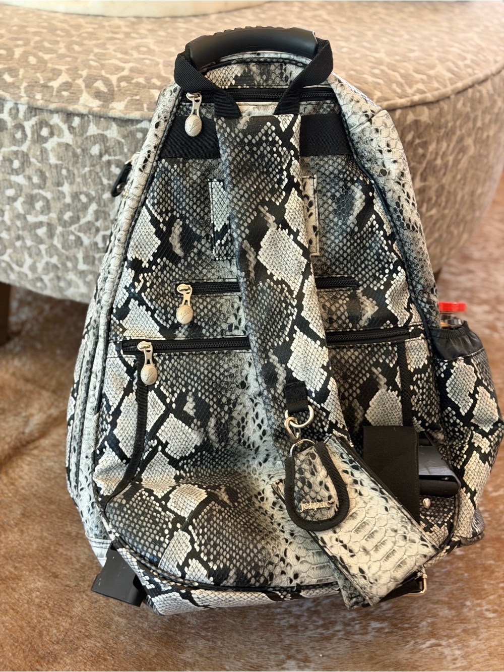 Snake-Print Sling Backpack - Tennis bag